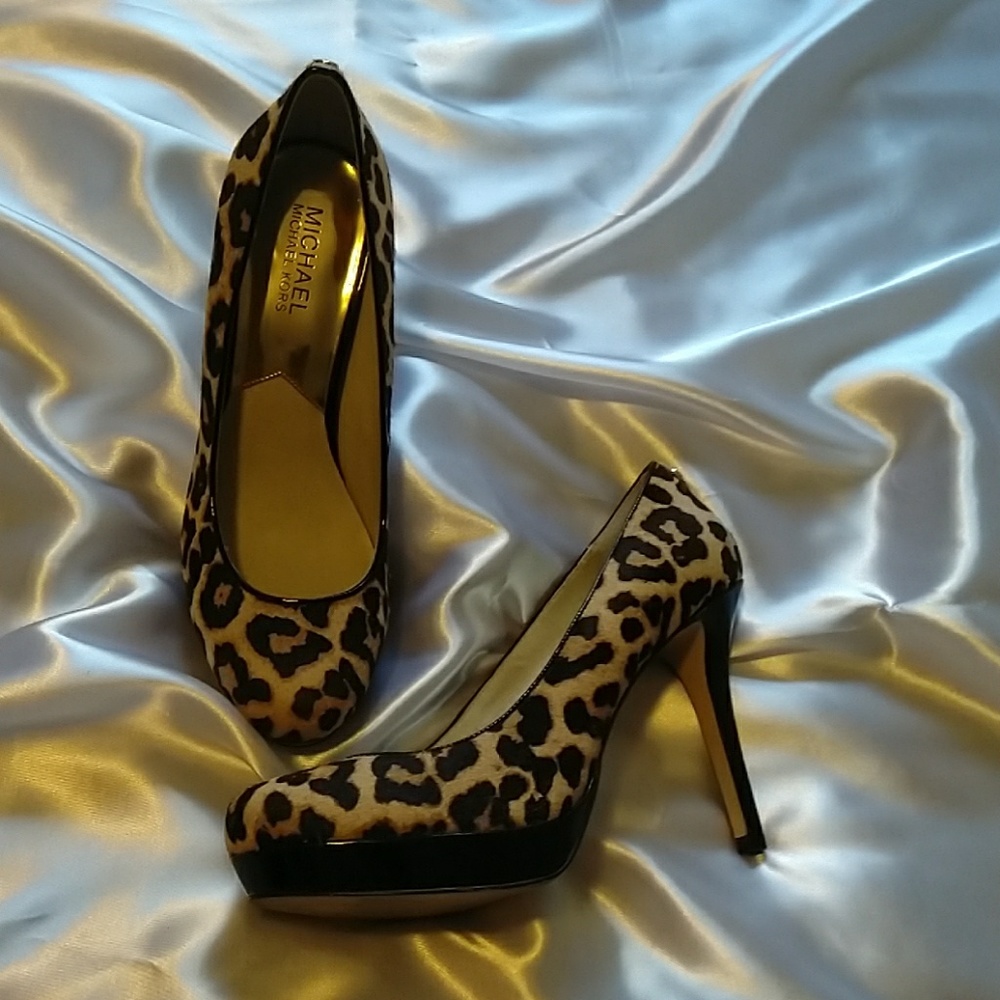 Michael Kors Ionna Leopard Pumps
